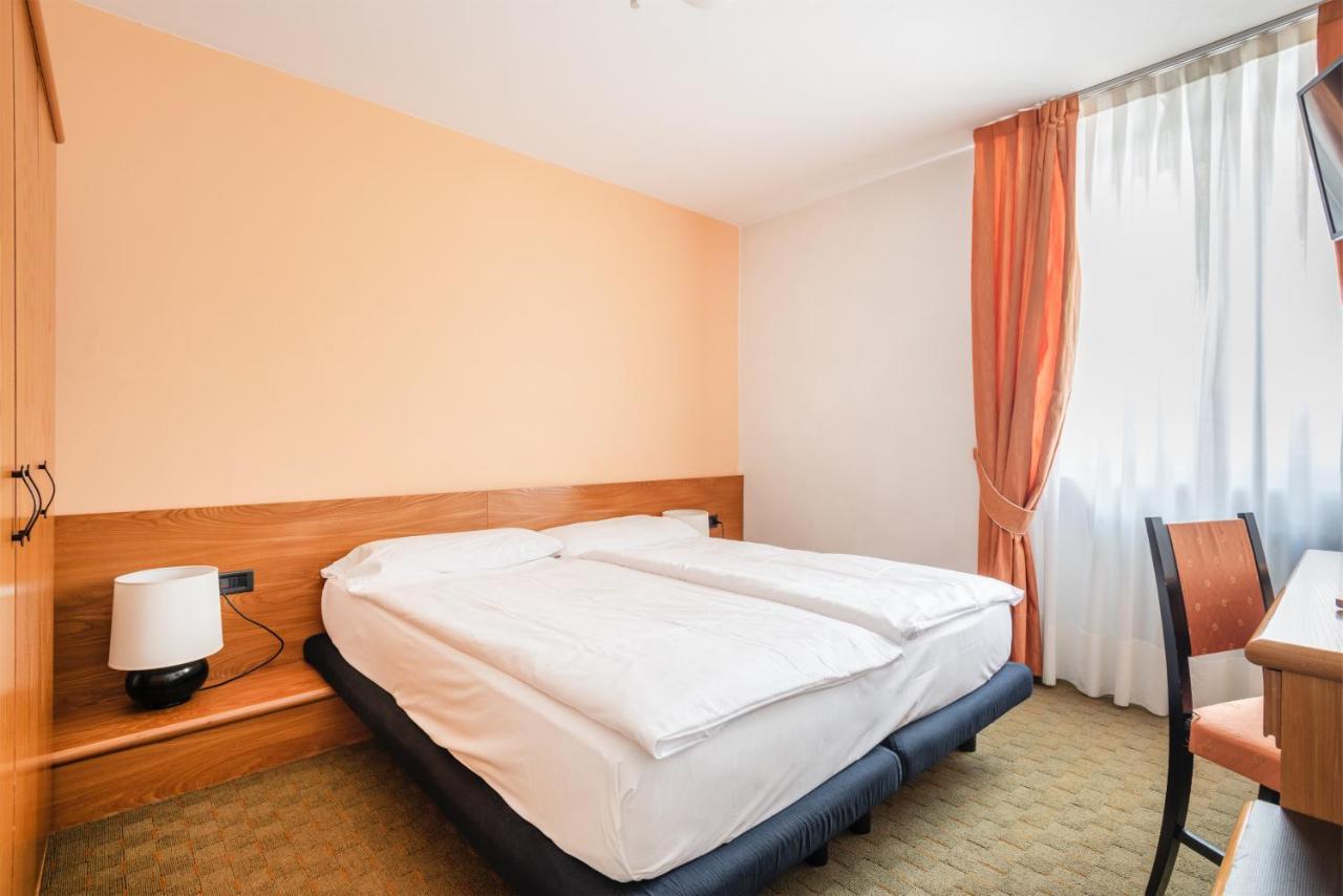 Hotel Alpina Madonna Buitenkant foto