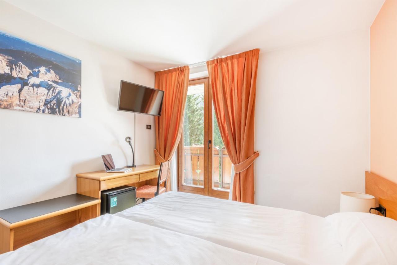 Hotel Alpina Madonna Buitenkant foto