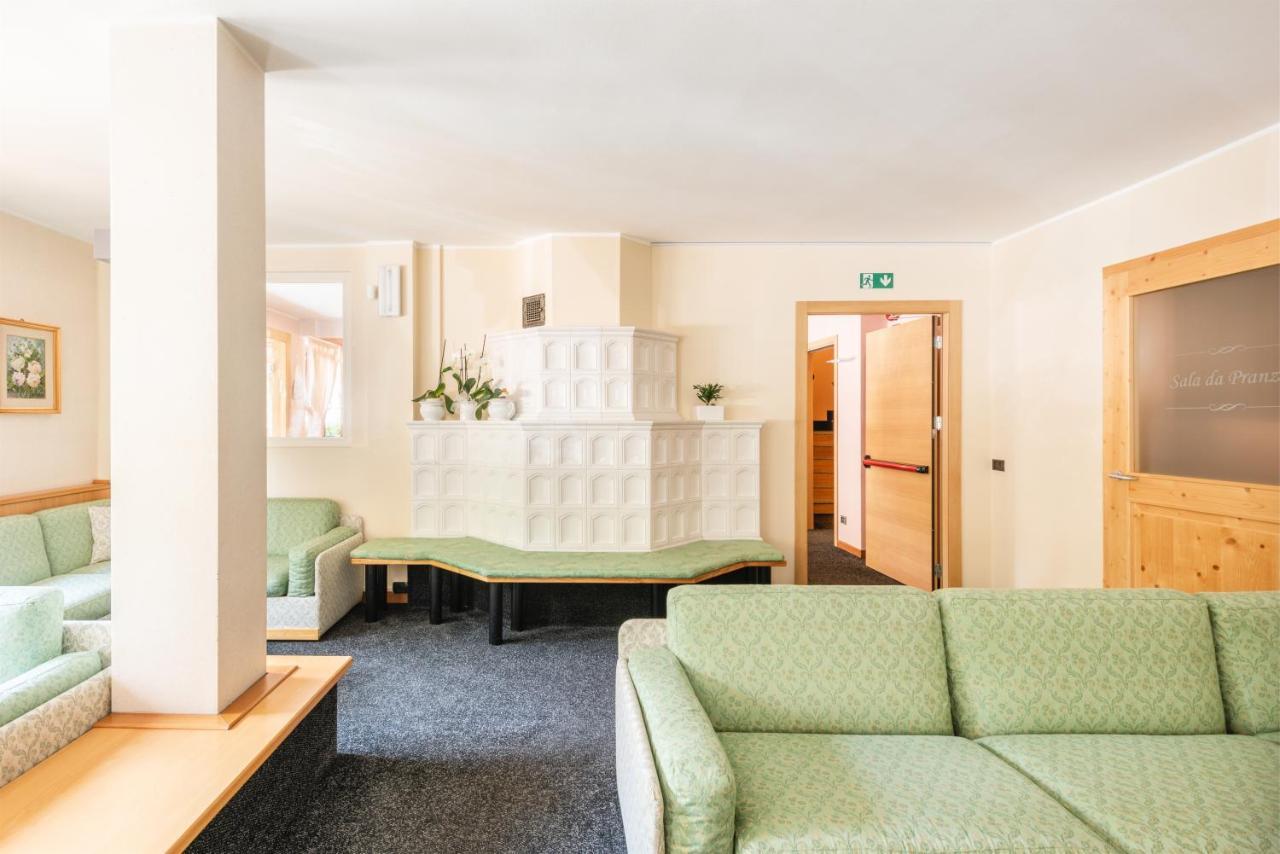 Hotel Alpina Madonna Buitenkant foto